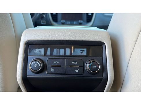 Used 2021 GMC Acadia Denali w/ Denali Technology Package image 27