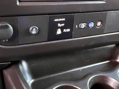 Used 2024 Chevrolet Express 2500 w/ Driver Convenience Package image 15