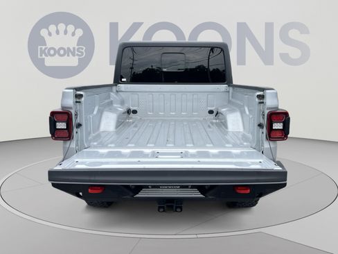 Used 2024 Jeep Gladiator Sport AWD/4WD image 23
