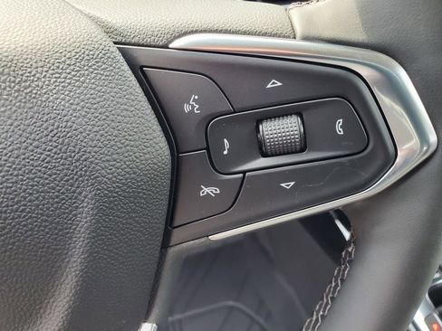 New 2026 Chevrolet Trax LT w/ Midnight Edition FWD image 12