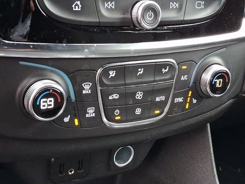 Used 2023 Chevrolet Traverse LT w/ Midnight/Sport Edition AWD/4WD image 21
