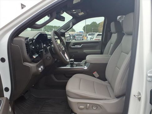 New 2026 GMC Sierra 1500 SLT w/ SLT Convenience Package image 18