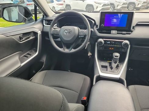 Used 2025 Toyota RAV4 LE image 8