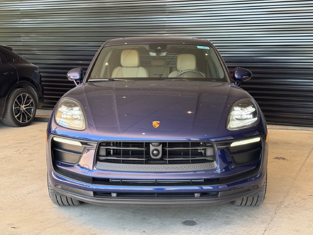 Certified 2026 Porsche Macan AWD/4WD image 10
