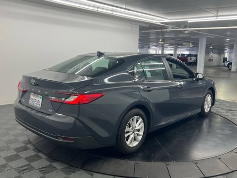 Used 2026 Toyota Camry LE w/ Convenience Package FWD image 5