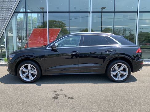 Used 2023 Audi Q8 Premium w/ Convenience Package AWD/4WD image 2