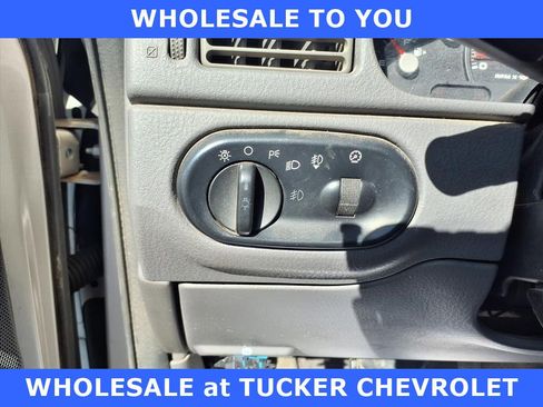 Used 2004 Ford Explorer XLT image 11