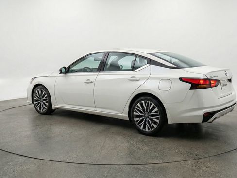 Used 2025 Nissan Altima 2.5 SV image 6
