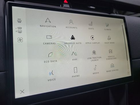 Used 2024 Land Rover Discovery Sport S image 34