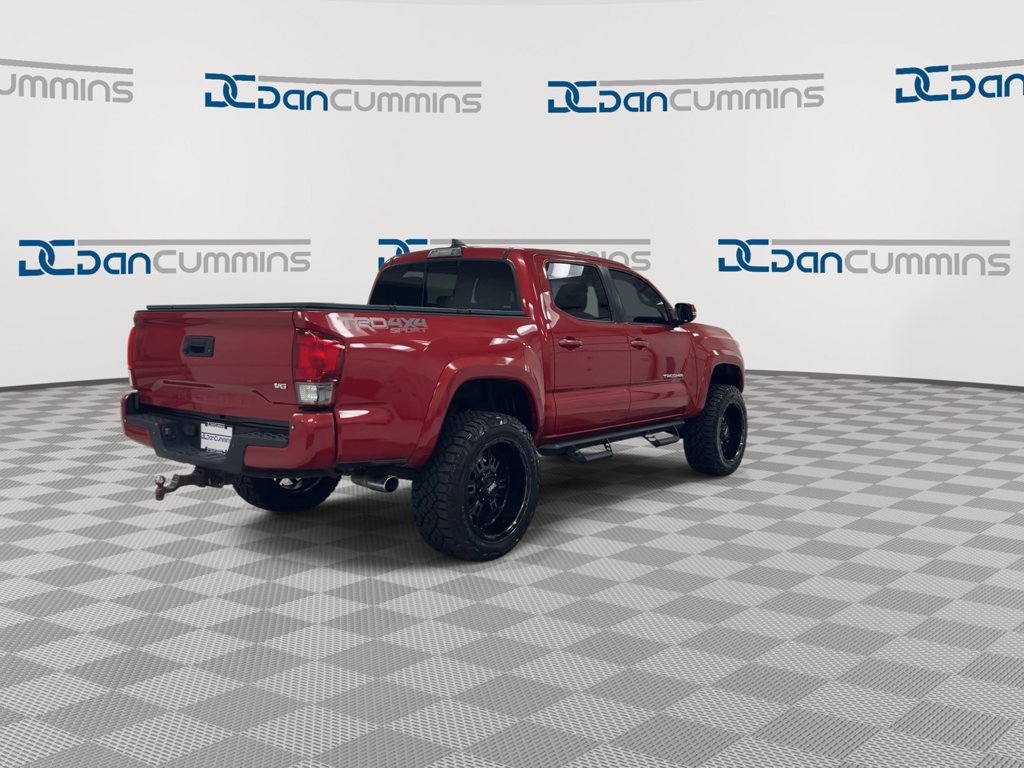 Used 2017 Toyota Tacoma TRD Sport AWD/4WD image 8