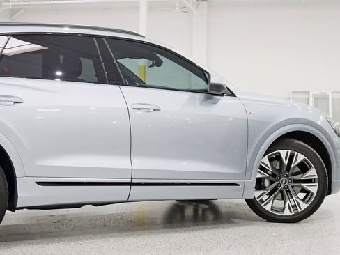 Used 2025 Audi Q8 Prestige AWD/4WD image 11