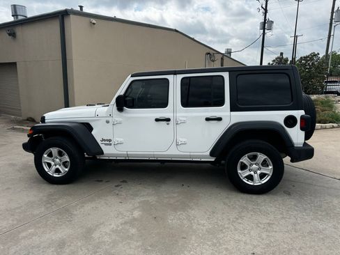 Used 2018 Jeep Wrangler Unlimited Sport S AWD/4WD image 1