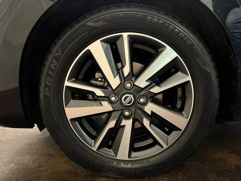 Used 2021 Nissan Versa SV image 10