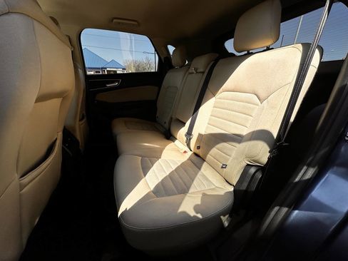 Used 2018 Ford Edge SEL image 10
