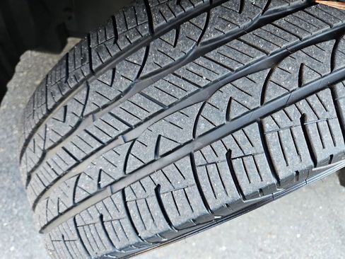 Used 2021 Toyota Venza Limited image 39