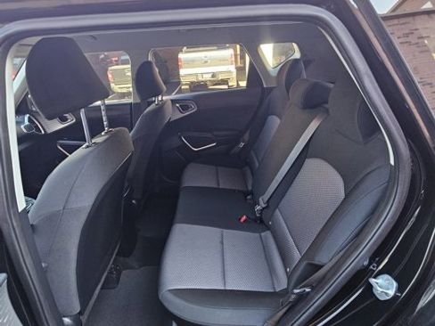 Used 2023 Kia Soul LX image 12