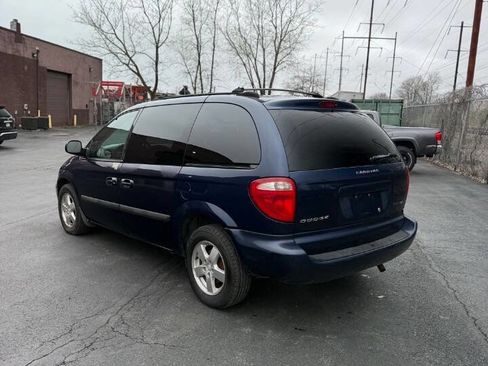 Used 2005 Dodge Caravan SXT image 6