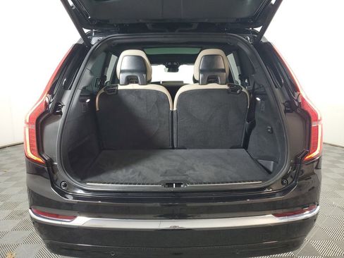 Certified 2025 Volvo XC90 B6 Plus image 11