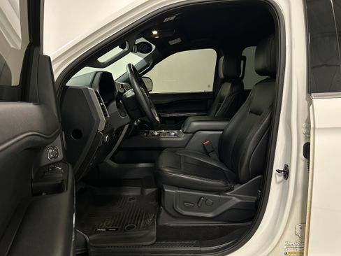 Used 2021 Ford Expedition XLT AWD/4WD image 4