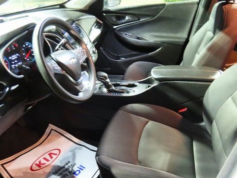 Used 2023 Chevrolet Malibu LT image 42