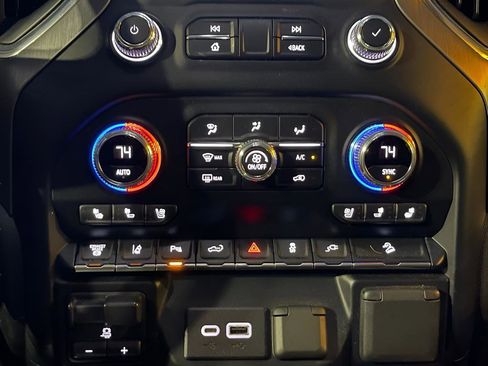 Used 2021 GMC Sierra 2500 Denali w/ Denali Ultimate Package image 23