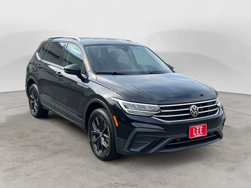 Used 2024 Volkswagen Tiguan SE AWD/4WD image 7