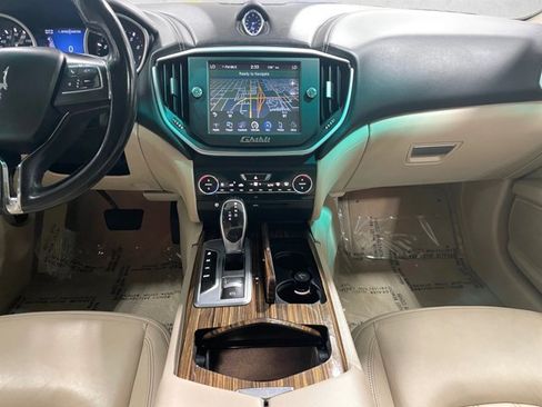 Used 2015 Maserati Ghibli RWD image 19