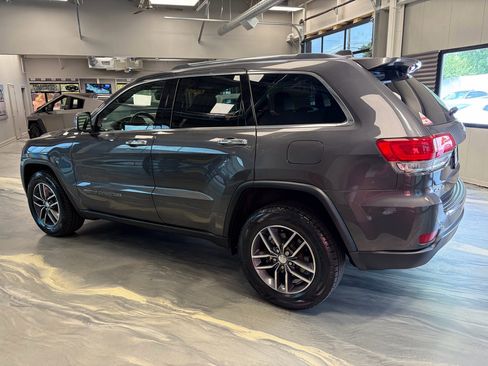 Used 2017 Jeep Grand Cherokee Limited AWD/4WD image 34