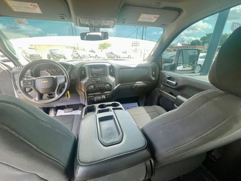 Used 2020 Chevrolet Silverado 2500 Custom w/ Custom Value Package RWD image 7