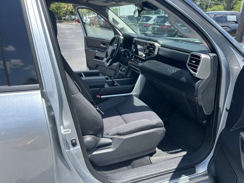 Used 2022 Toyota Tundra SR5 w/ SR5 Convenience Package AWD/4WD image 34