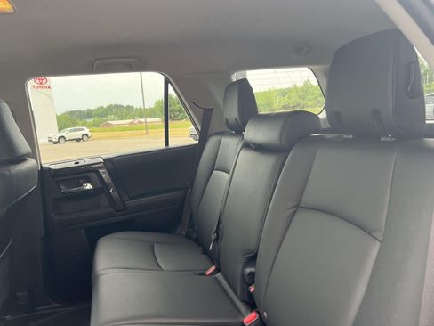 Used 2020 Toyota 4Runner TRD Off-Road Premium AWD/4WD image 19