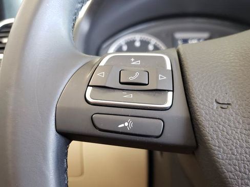 Used 2012 Volkswagen Eos Lux FWD image 19