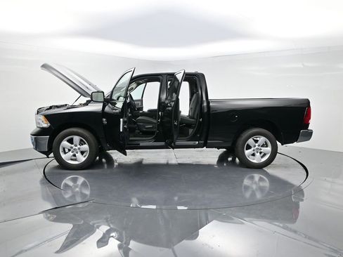 Used 2024 RAM 1500 Classic SLT image 28