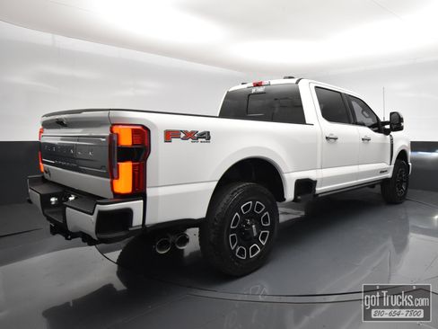Used 2024 Ford F250 Platinum w/ FX4 Off-Road Package AWD/4WD image 51