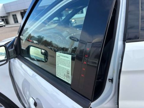 Used 2018 Ford Explorer XLT image 9