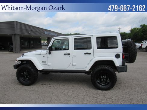 Used 2015 Jeep Wrangler Unlimited Sahara AWD/4WD image 7