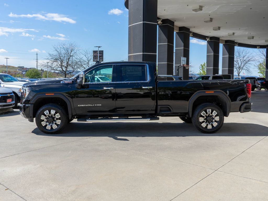 New 2026 GMC Sierra 3500 Denali w/ Denali Reserve Package AWD/4WD image 4