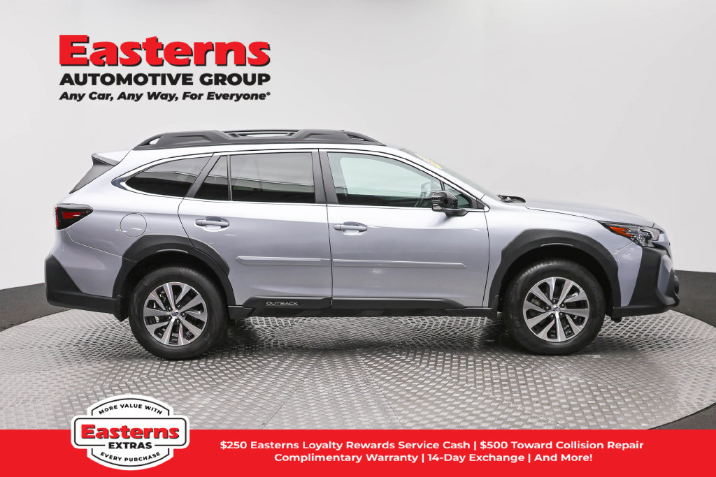 Used 2025 Subaru Outback Premium AWD/4WD image 5