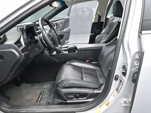 Used 2019 Lexus ES 350 Ultra Luxury w/ Accessory Package image 13