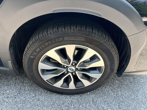 Certified 2023 Subaru Outback Touring XT AWD/4WD image 10