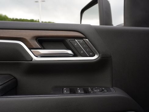 Certified 2024 Chevrolet Silverado 3500 High Country w/ High Country Premium Package AWD/4WD image 18