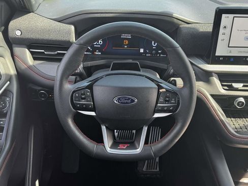 Used 2025 Ford Explorer ST AWD/4WD image 13