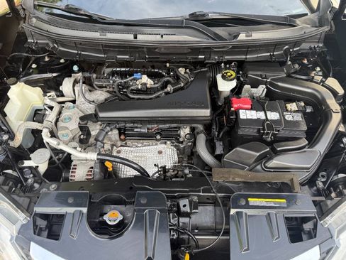 Used 2019 Nissan Rogue SV w/ Premium Package AWD/4WD image 17