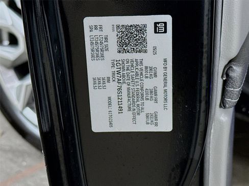 Used 2025 GMC Savana 2500 w/ Driver Convenience Package image 13