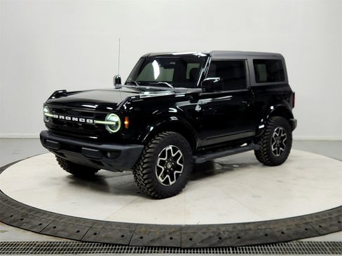 Used 2023 Ford Bronco Outer Banks image 3