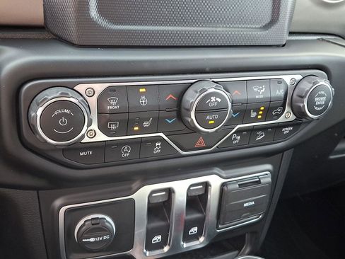 Certified 2021 Jeep Wrangler Sport S image 15