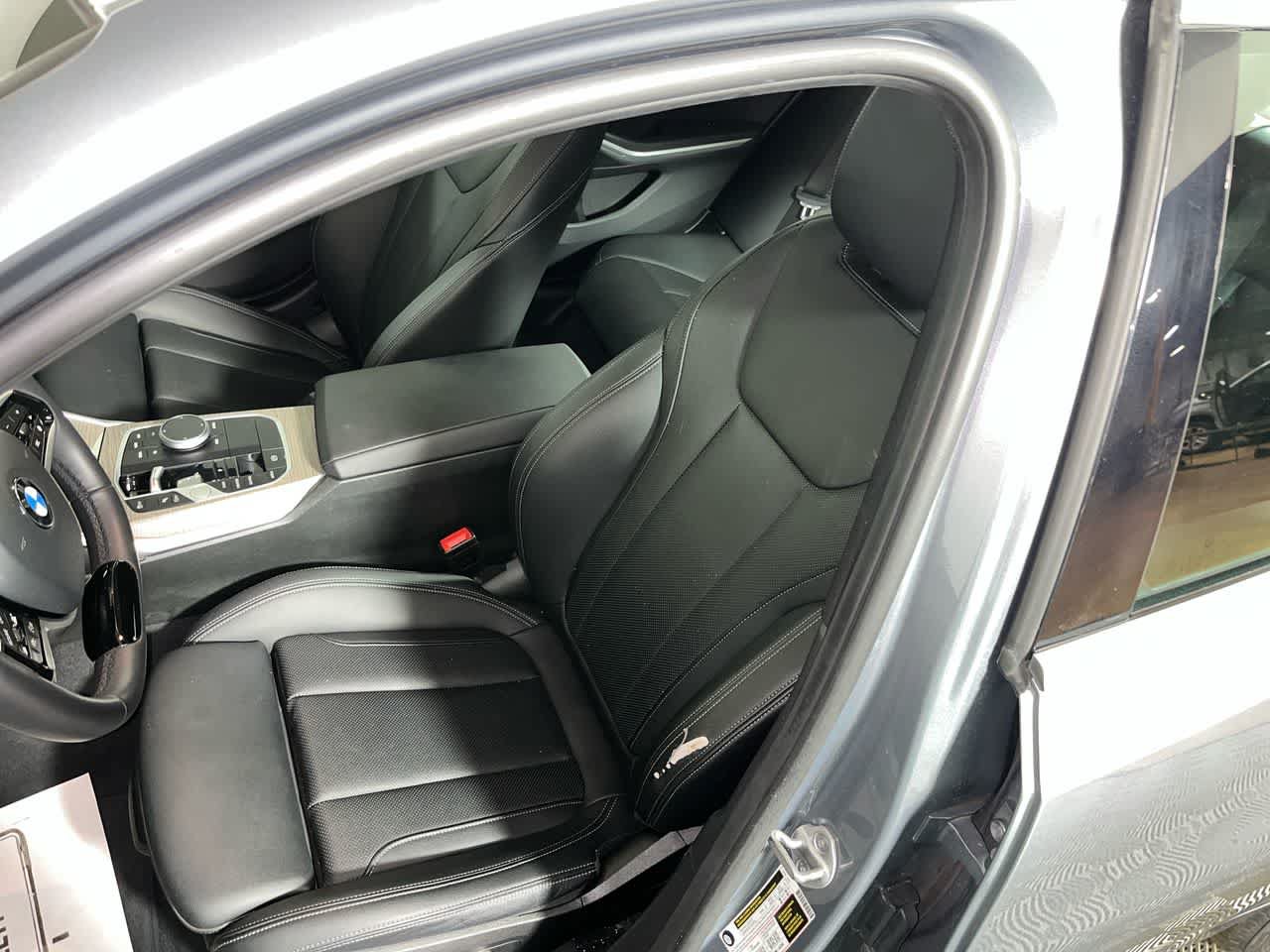Used 2025 BMW 330i Sedan RWD image 15