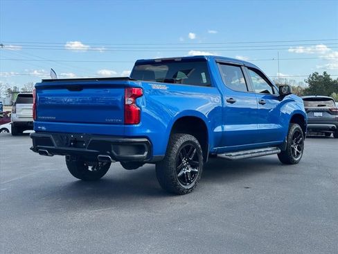 Used 2023 Chevrolet Silverado 1500 Custom Trail Boss w/ LPO, Dark Essentials Package image 3