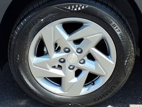 Used 2026 Hyundai Kona SE FWD image 9