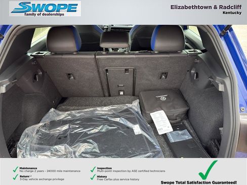 Used 2024 Volkswagen Golf R AWD/4WD image 17